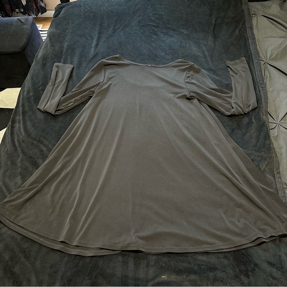 Black Swing Dress, Med - Picture 2 of 3